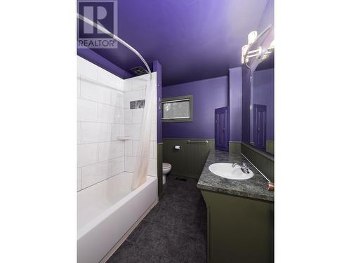 9033 Nielson Road, Prince George, BC - Indoor Photo Showing Bathroom