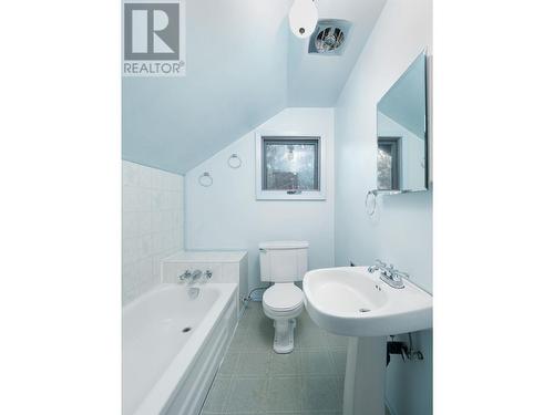 9033 Nielson Road, Prince George, BC - Indoor Photo Showing Bathroom