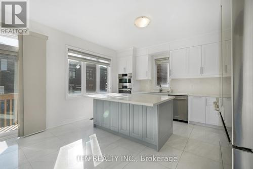 134 Granite Ridge Trail, Hamilton (Waterdown), ON - Indoor Photo Showing Kitchen With Stainless Steel Kitchen With Upgraded Kitchen