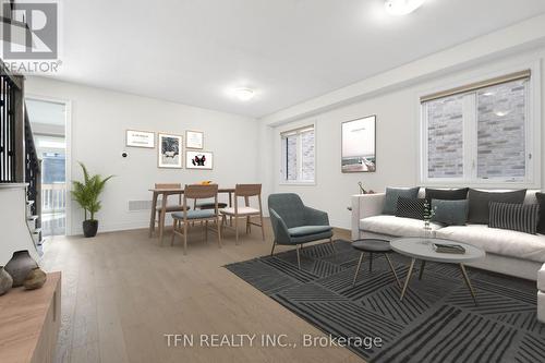 134 Granite Ridge Trail, Hamilton (Waterdown), ON - Indoor Photo Showing Living Room