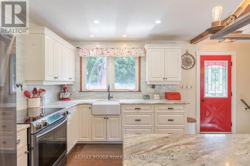 259 Clarke Drive, Peterborough, ON - Indoor Photo Showing Kitchen