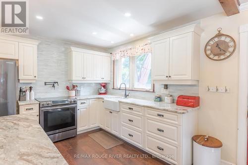 259 Clarke Drive, Peterborough, ON - Indoor Photo Showing Kitchen