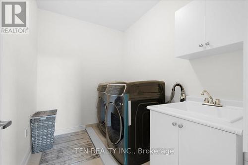 220 Great Falls Boulevard, Hamilton (Waterdown), ON - Indoor Photo Showing Laundry Room