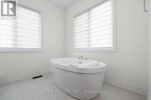 220 Great Falls Boulevard, Hamilton (Waterdown), ON - Indoor Photo Showing Bathroom