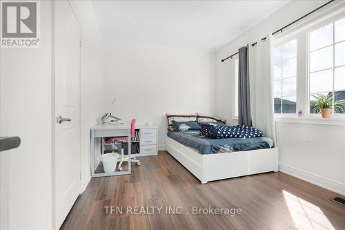 220 Great Falls Boulevard, Hamilton (Waterdown), ON - Indoor Photo Showing Bedroom