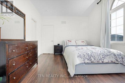 220 Great Falls Boulevard, Hamilton (Waterdown), ON - Indoor Photo Showing Bedroom