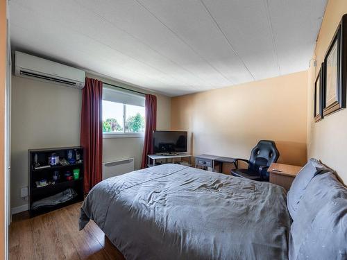 Master bedroom - 6 Rue Francine, Saint-Jean-Sur-Richelieu, QC - Indoor Photo Showing Bedroom