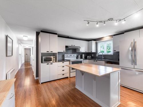 Kitchen - 6 Rue Francine, Saint-Jean-Sur-Richelieu, QC - Indoor Photo Showing Kitchen