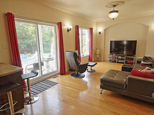 Salon - 74 Rue Antoine-Forestier, Carignan, QC - Indoor Photo Showing Living Room