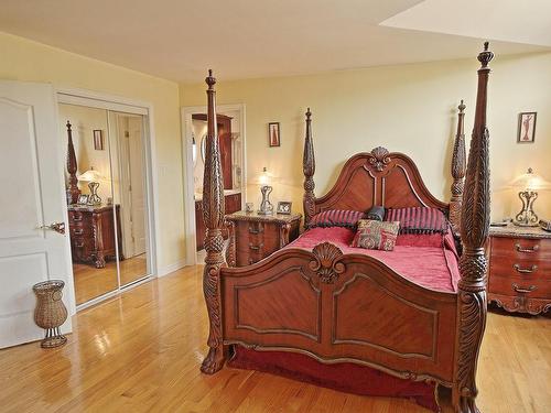 Chambre Ã  coucher principale - 74 Rue Antoine-Forestier, Carignan, QC - Indoor Photo Showing Bedroom