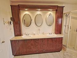 Ensuite bathroom - 