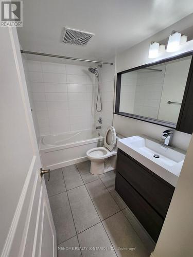 1208 - 503 Beecroft Road, Toronto, ON - Indoor Photo Showing Bathroom