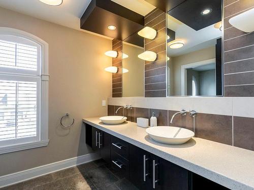 Salle de bains - 134 Rue Du Chevalier-De-Chaumont, Carignan, QC - Indoor Photo Showing Bathroom