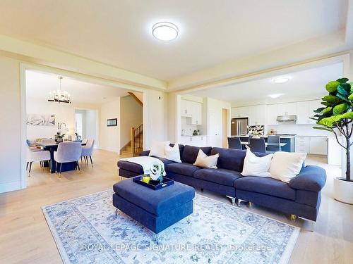 422 Humphrey St, Hamilton, ON - Indoor Photo Showing Living Room