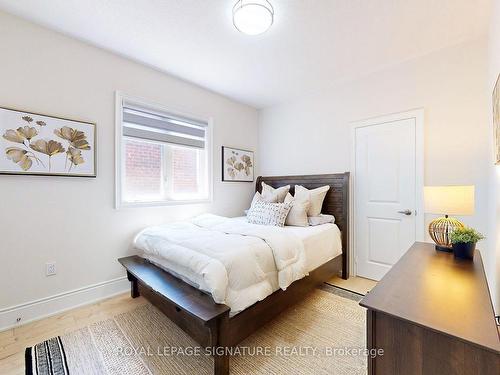 422 Humphrey St, Hamilton, ON - Indoor Photo Showing Bedroom