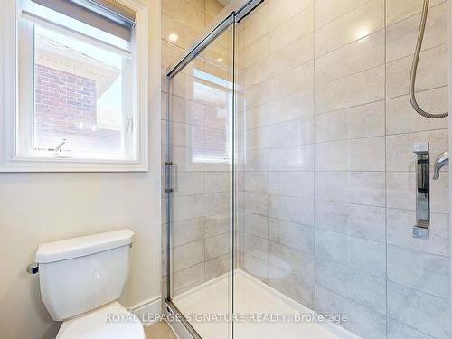 422 Humphrey St, Hamilton, ON - Indoor Photo Showing Bathroom