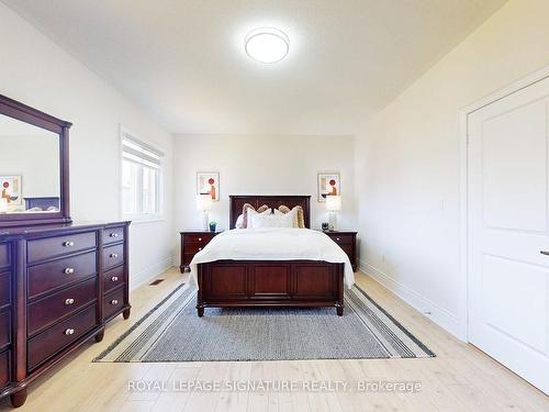 422 Humphrey St, Hamilton, ON - Indoor Photo Showing Bedroom