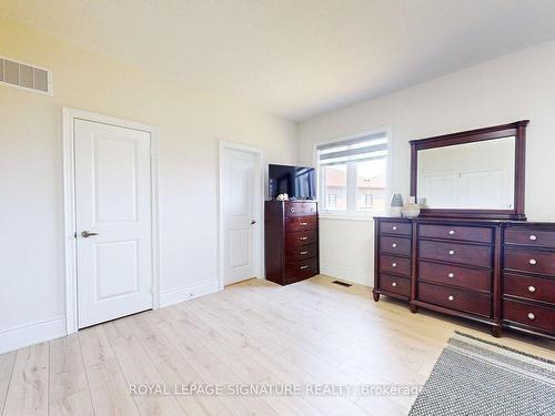 422 Humphrey St, Hamilton, ON - Indoor Photo Showing Bedroom