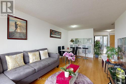 1218 - 3050 Ellesmere Road N, Toronto (Morningside), ON - Indoor Photo Showing Living Room