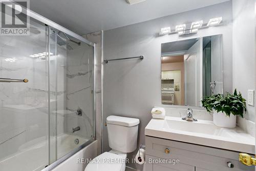 1218 - 3050 Ellesmere Road N, Toronto, ON - Indoor Photo Showing Bathroom