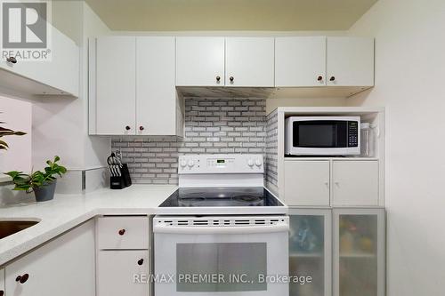 1218 - 3050 Ellesmere Road N, Toronto, ON - Indoor Photo Showing Kitchen