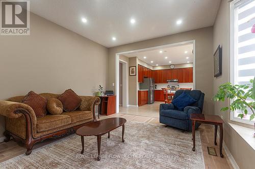 19 Maldives Crescent N, Brampton (Vales Of Castlemore), ON - Indoor Photo Showing Living Room