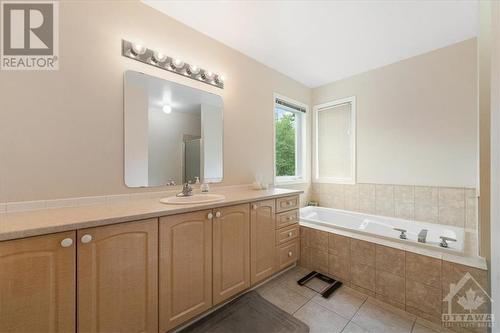 2121 Blue Willow Crescent, Ottawa, ON - Indoor Photo Showing Bathroom