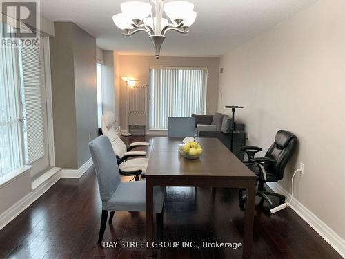 906 - 21 Hillcrest Avenue, Toronto (Willowdale East), ON - Indoor Photo Showing Dining Room