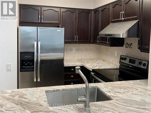 906 - 21 Hillcrest Avenue, Toronto (Willowdale East), ON - Indoor Photo Showing Kitchen With Upgraded Kitchen