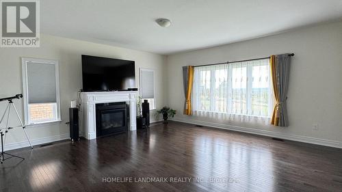 862 John Street, Innisfil, ON - Indoor Photo Showing Living Room With Fireplace