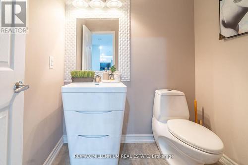 9 National Crescent W, Brampton (Snelgrove), ON - Indoor Photo Showing Bathroom