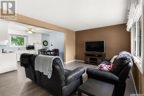 204 4Th Street E, Wynyard, SK - Indoor Photo Showing Living Room