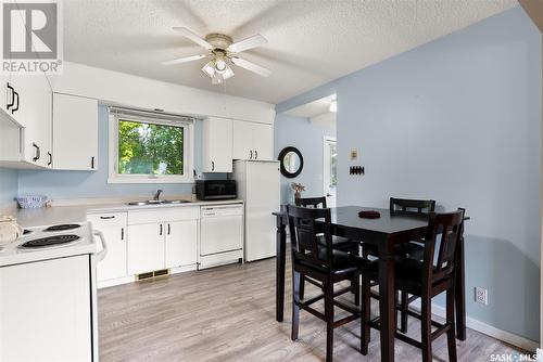 204 4Th Street E, Wynyard, SK - Indoor