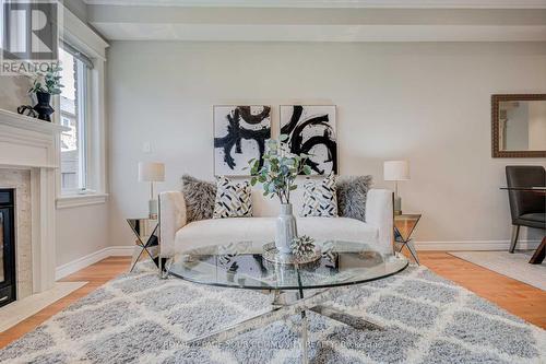 384 William Dunn Crescent, Newmarket (Summerhill Estates), ON - Indoor Photo Showing Living Room With Fireplace