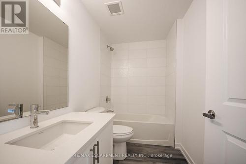 436 - 10 Mallard Trail E, Hamilton (Waterdown), ON - Indoor Photo Showing Bathroom