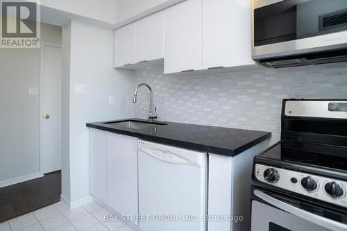 2006 - 44 St Joseph Street S, Toronto (Bay Street Corridor), ON - Indoor Photo Showing Kitchen