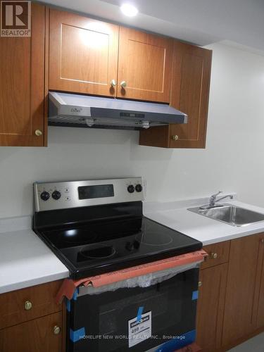 Bsmt - 96 Harbord Street, Markham (Berczy), ON - Indoor Photo Showing Kitchen