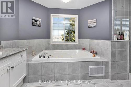 11 Bonavista Drive, Brampton (Credit Valley), ON - Indoor Photo Showing Bathroom