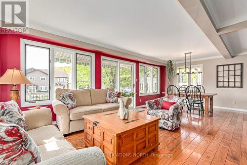 125 Pioneer Lane, Blue Mountains, ON - Indoor Photo Showing Living Room