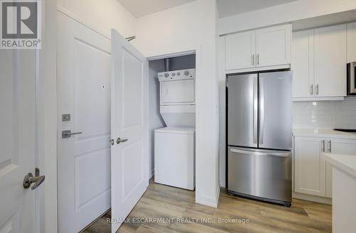 621 - 10 Mallard Trail, Hamilton (Waterdown), ON - Indoor Photo Showing Laundry Room