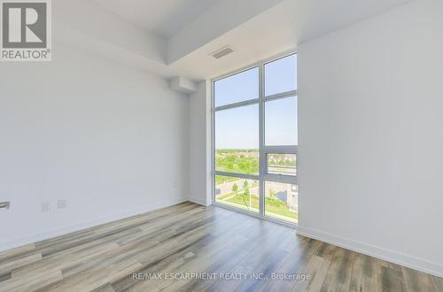 621 - 10 Mallard Trail, Hamilton (Waterdown), ON - Indoor Photo Showing Other Room