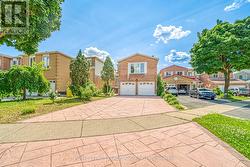 658 THAMESFORD TERRACE  Mississauga, ON L5R 2B7