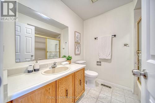 658 Thamesford Terrace, Mississauga (Hurontario), ON - Indoor Photo Showing Bathroom