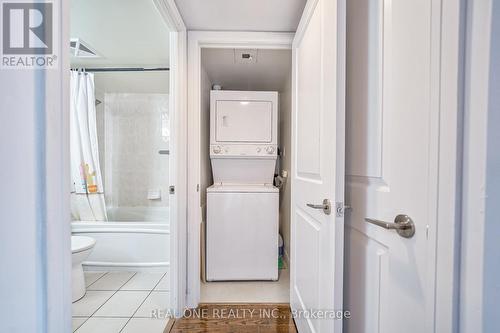 1516 - 31 Bales Avenue, Toronto (Willowdale East), ON - Indoor Photo Showing Laundry Room