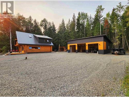 6847 Fawn Lk Ac01 Road, 100 Mile House, BC - Outdoor