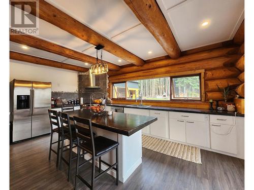 6847 Fawn Lk Ac01 Road, 100 Mile House, BC - Indoor Photo Showing Dining Room