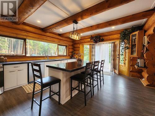 6847 Fawn Lk Ac01 Road, 100 Mile House, BC - Indoor Photo Showing Dining Room