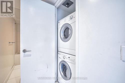 906 - 85 Queens Wharf Road, Toronto (Waterfront Communities), ON - Indoor Photo Showing Laundry Room