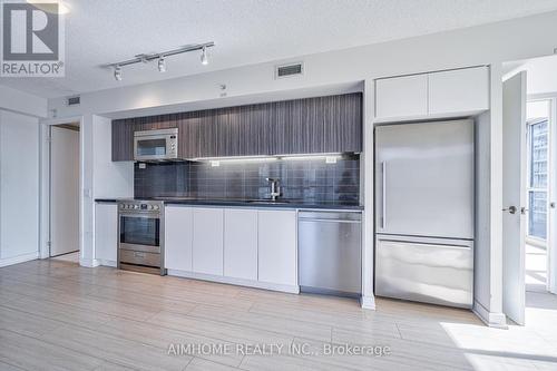 906 - 85 Queens Wharf Road, Toronto (Waterfront Communities), ON - Indoor Photo Showing Kitchen