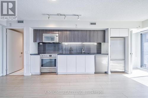 906 - 85 Queens Wharf Road, Toronto (Waterfront Communities), ON - Indoor Photo Showing Kitchen